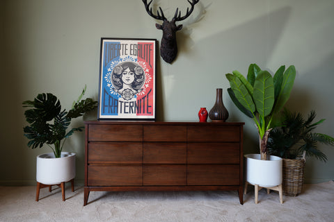 Peppler Furniture Co. 'The Hanover Line' Nine-Drawer Chest in Figured Walnut – Canada, c. 1960s
