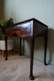 Victorian Queen Anne Style Lowboy in Figured Mahogany – United Kingdom, c.1880