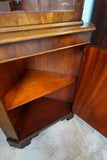 Antique Georgian Style Glazed Corner Cabinet in Figured burr Walnut – United Kingdom, Late 19th / Early 20th Century