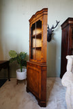 Antique Georgian Style Glazed Corner Cabinet in Figured burr Walnut – United Kingdom, Late 19th / Early 20th Century