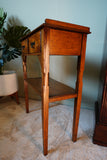 Edwardian Side Table with Burr Drawers in Solid Oak – United Kingdom, Edwardian Era (c. 1900-1910)