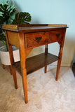 Edwardian Side Table with Burr Drawers in Solid Oak – United Kingdom, Edwardian Era (c. 1900-1910)