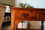 Edwardian Side Table with Burr Drawers in Solid Oak – United Kingdom, Edwardian Era (c. 1900-1910)