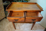 Edwardian Side Table with Burr Drawers in Solid Oak – United Kingdom, Edwardian Era (c. 1900-1910)