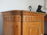Victorian Plate Warming Cupboard or "Huffer" in Pine - erfmann-vintage