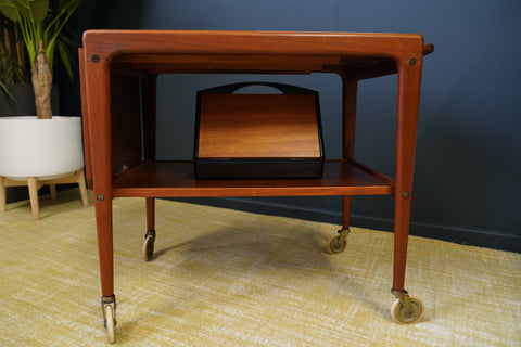 Ekstrom buffet table deals